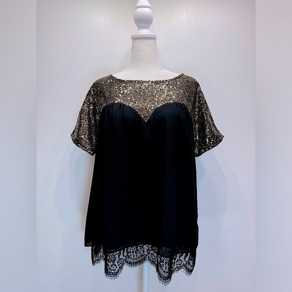 BKE Boutique Short Sleeve Black with Gold Sequins & Eyelash Fringe Lace Top S - Picture 1 of 13